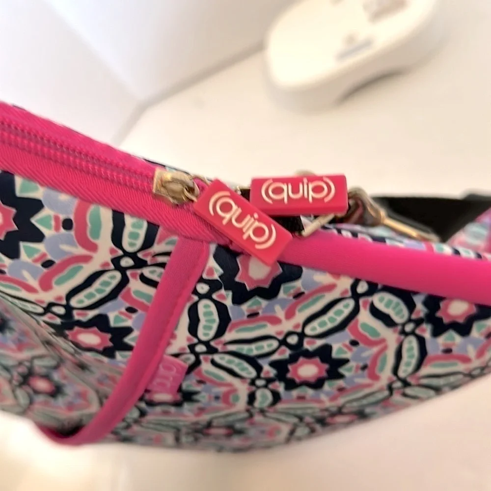 QUIP LARGE LAPTOP BAG with messenger strap in Kaleidoscope Print